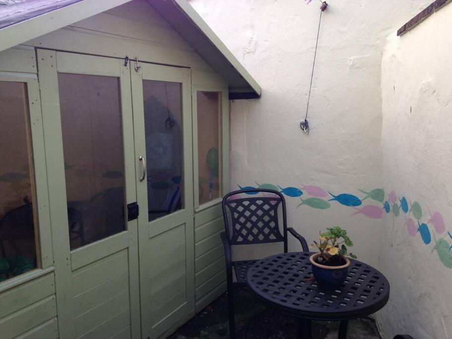 A Family Cottage In Tenby Exterior foto
