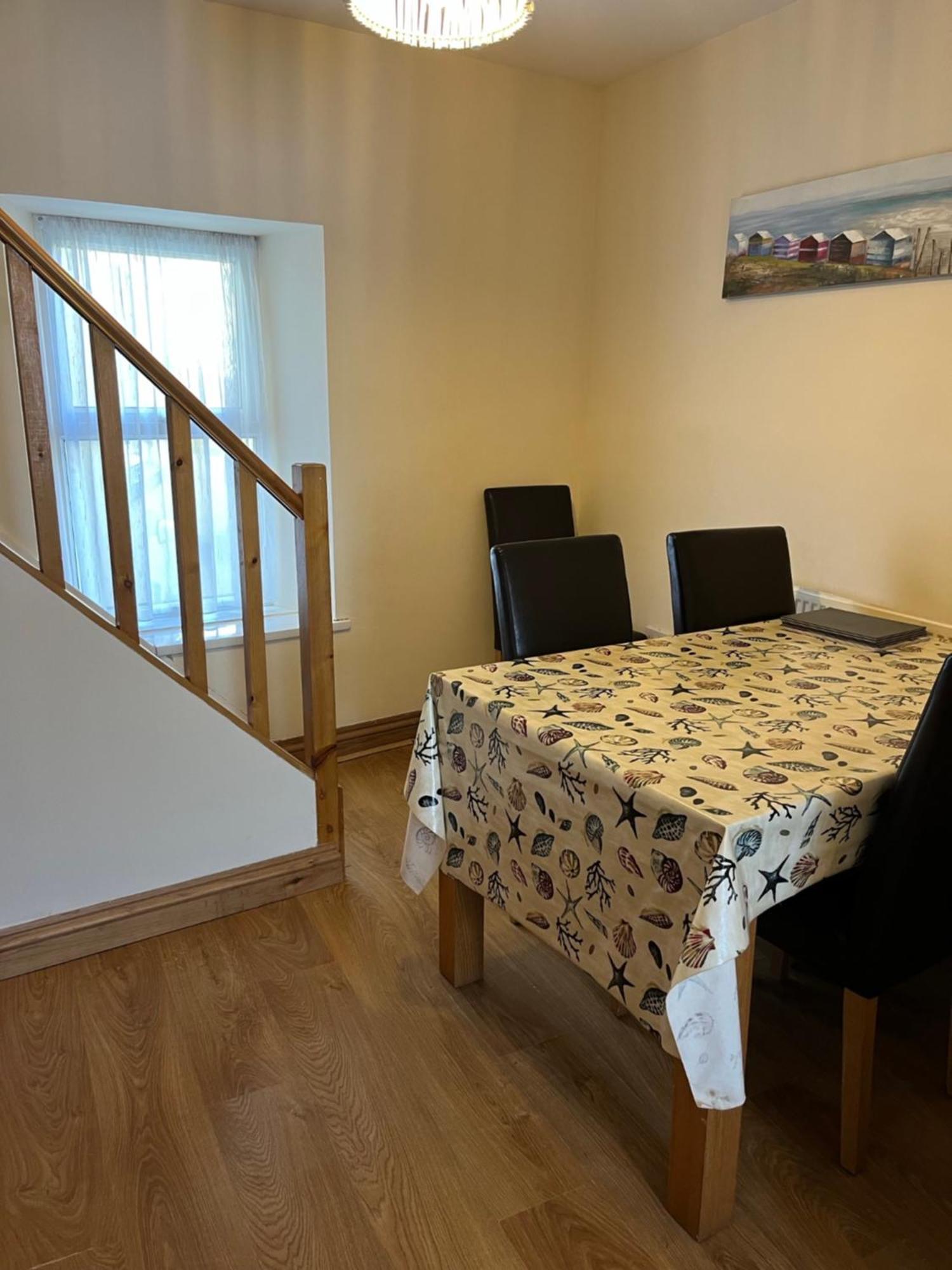 A Family Cottage In Tenby Exterior foto